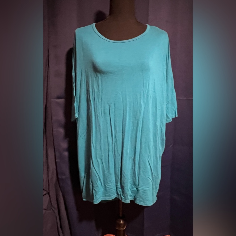 LuLaRoe Aqua Tunic Top